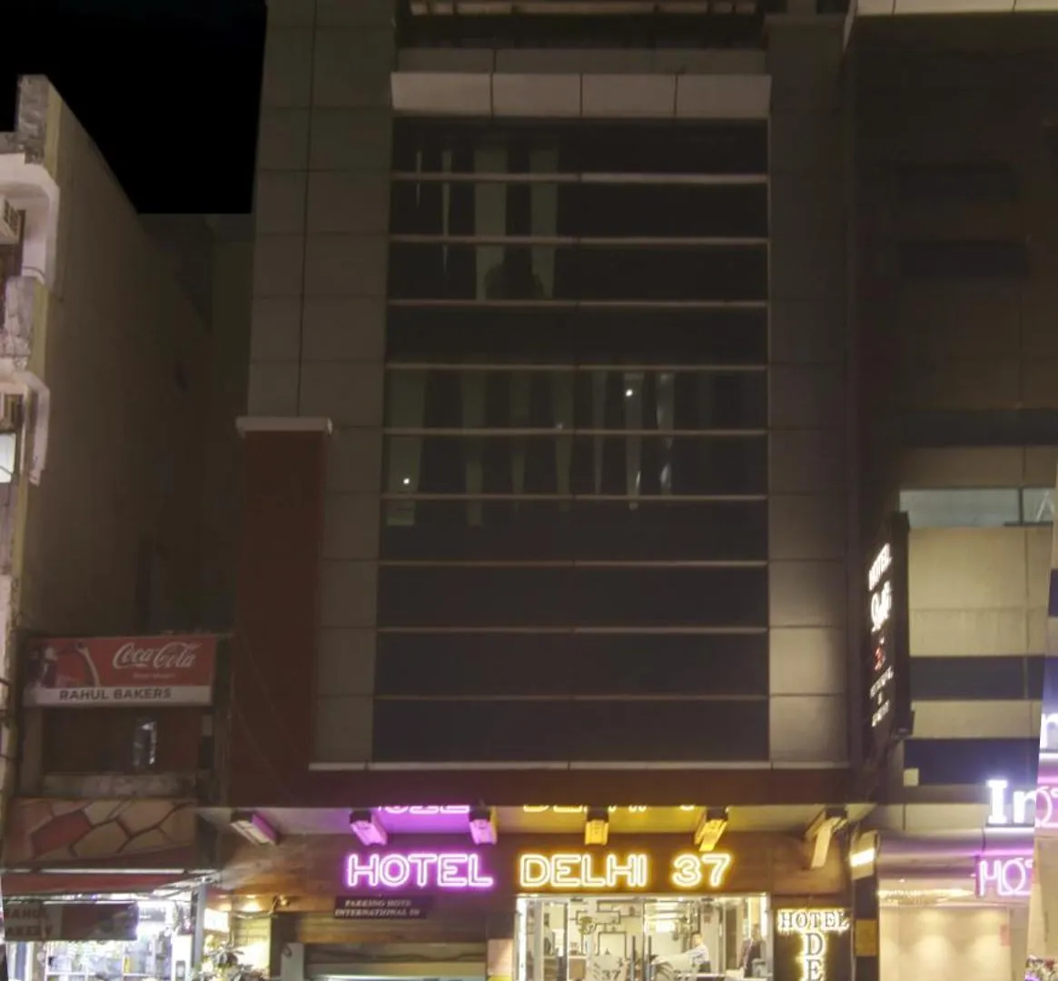 Hotel Delhi 37 Near - Delhi Airport 뉴델리 3*,  인도