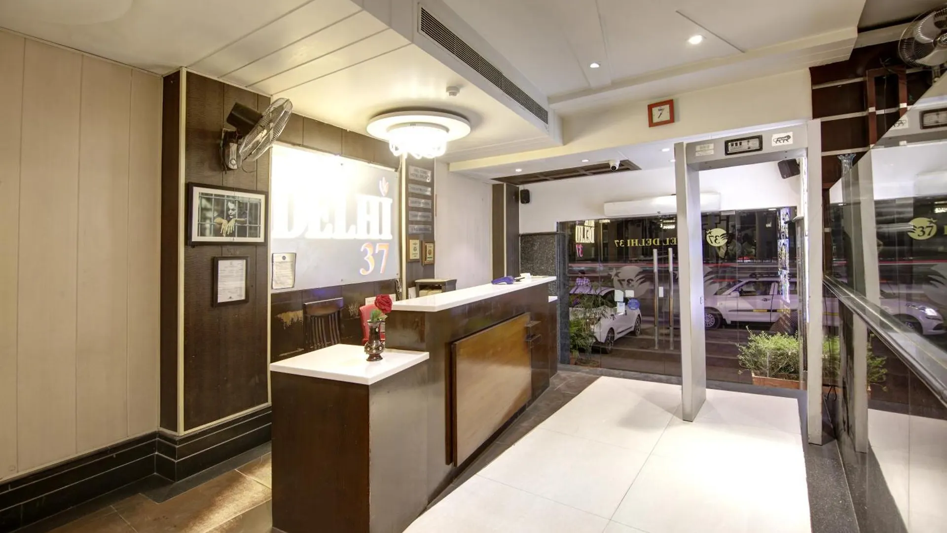 Hotel Delhi 37 Near - Delhi Airport Neu-Delhi